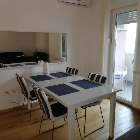 Apartment Aida Dida *